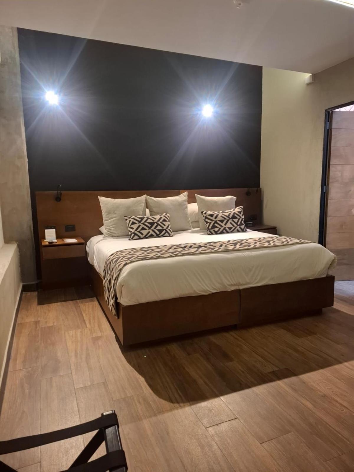 Concept, King Bed