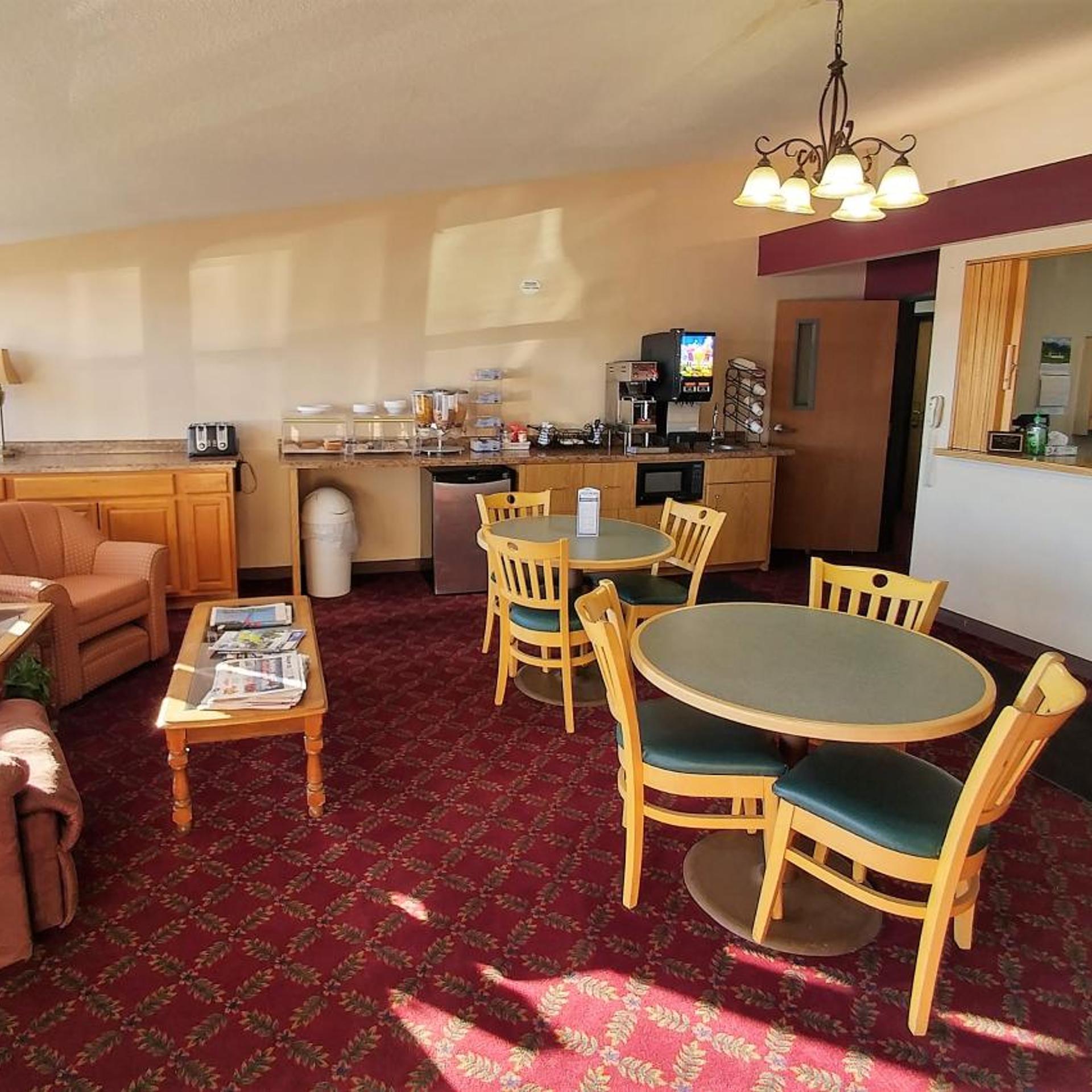 Red Carpet Inn 32/48