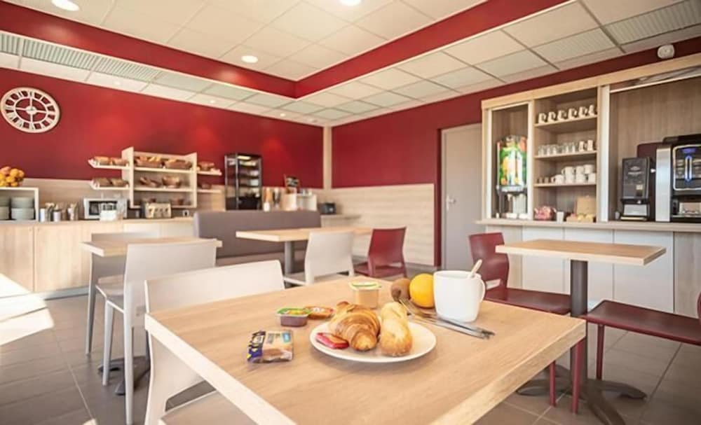 ACE Hotel Paris Sud Villabe 29/49