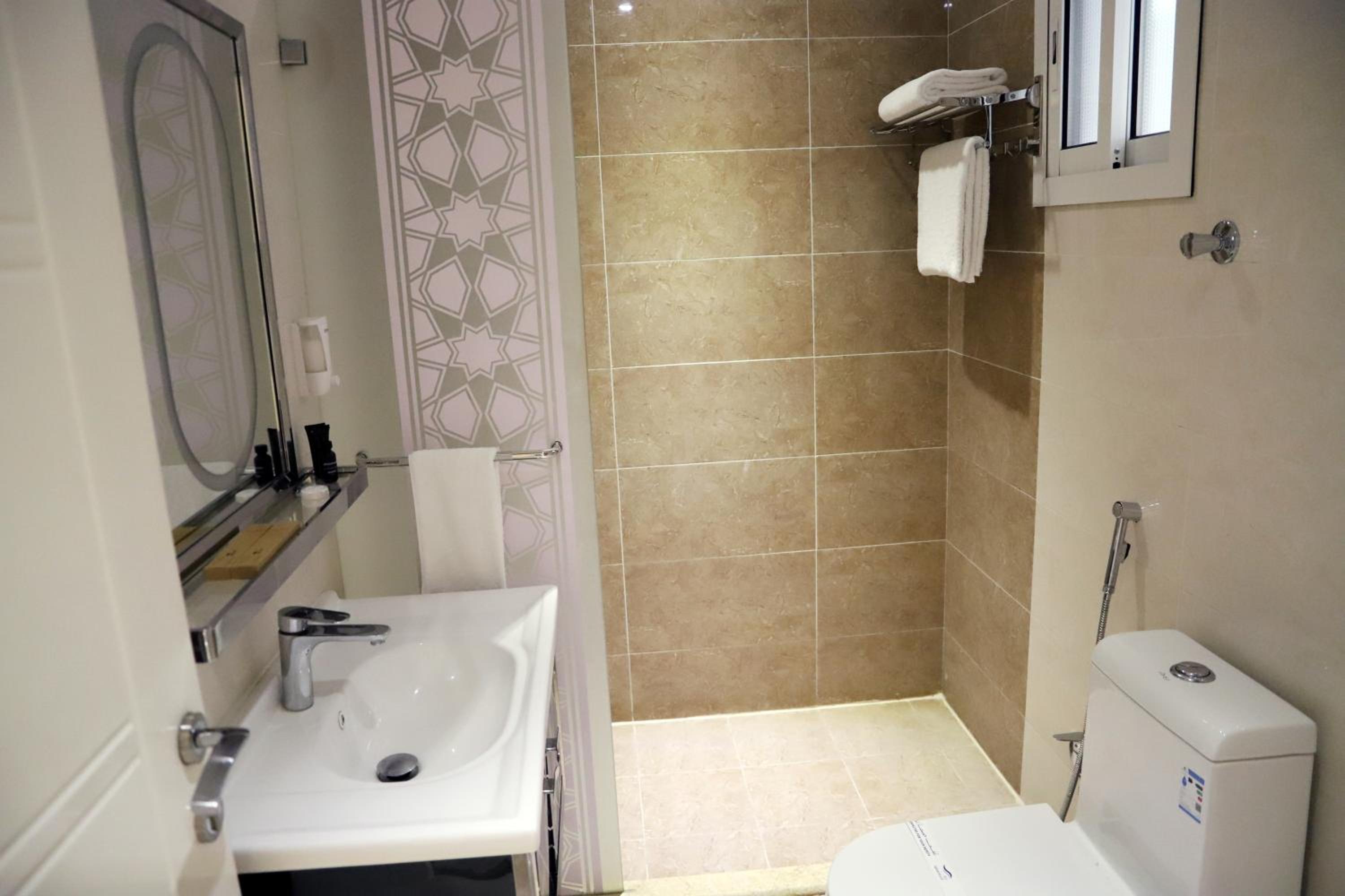 أجنحة صن رايز(Sunrise Suites) 13/17