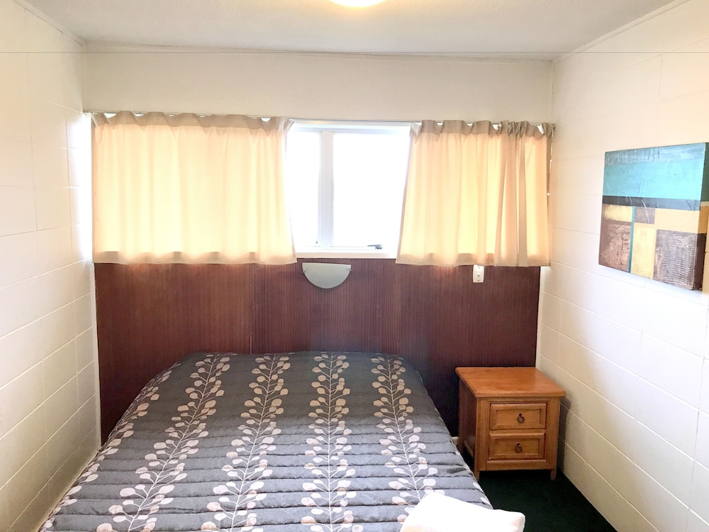 Greenview Motel 24/50