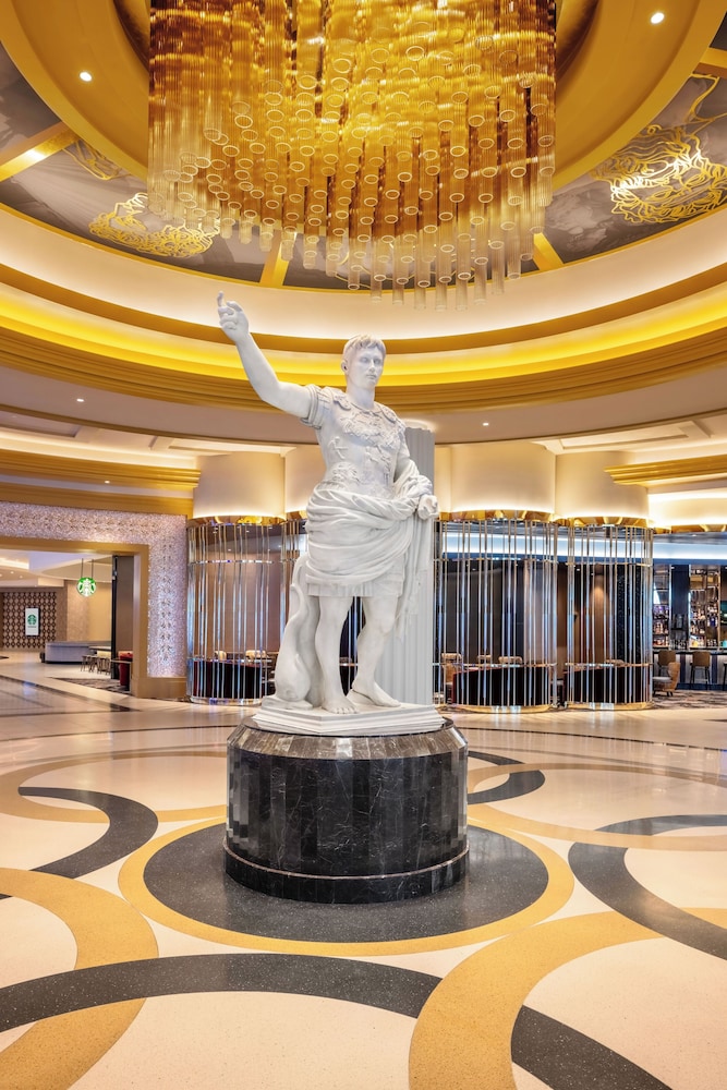 Caesars Virginia - A Caesars Rewards Destination 28/51