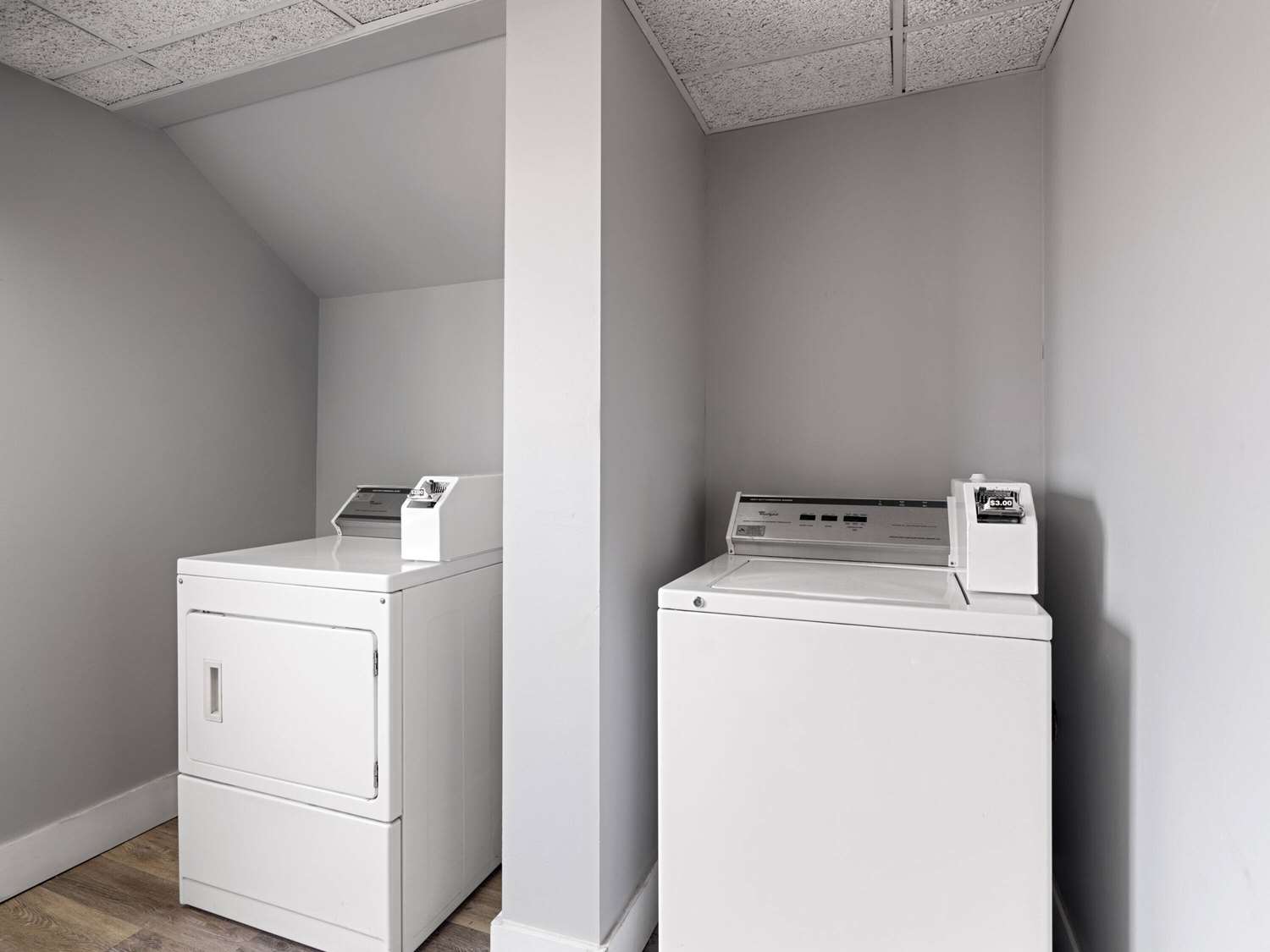 AmericInn by Wyndham Shakopee Near Canterbury Park 6/20
