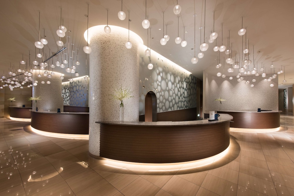 Hilton Tokyo Bay 8/76