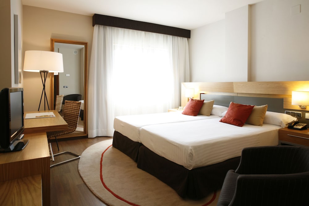 Hotel Guadalmedina 37/53