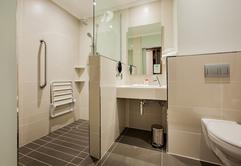 City Lodge Pinelands 16/38