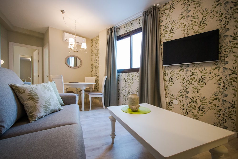HOLIDAYS2MALAGA SUITES APARTMENTS 35/51