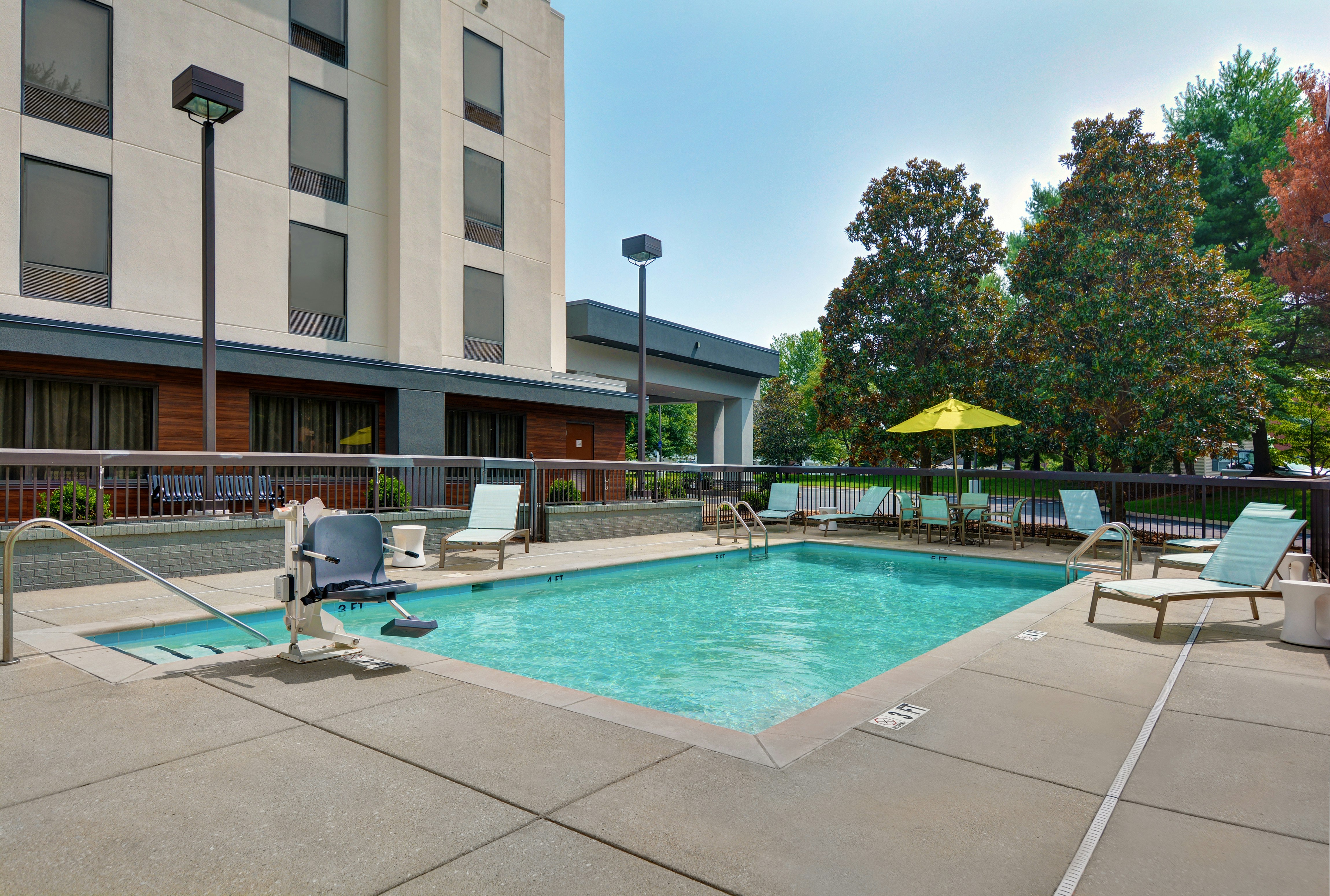 Hampton Inn Gallatin 20/20