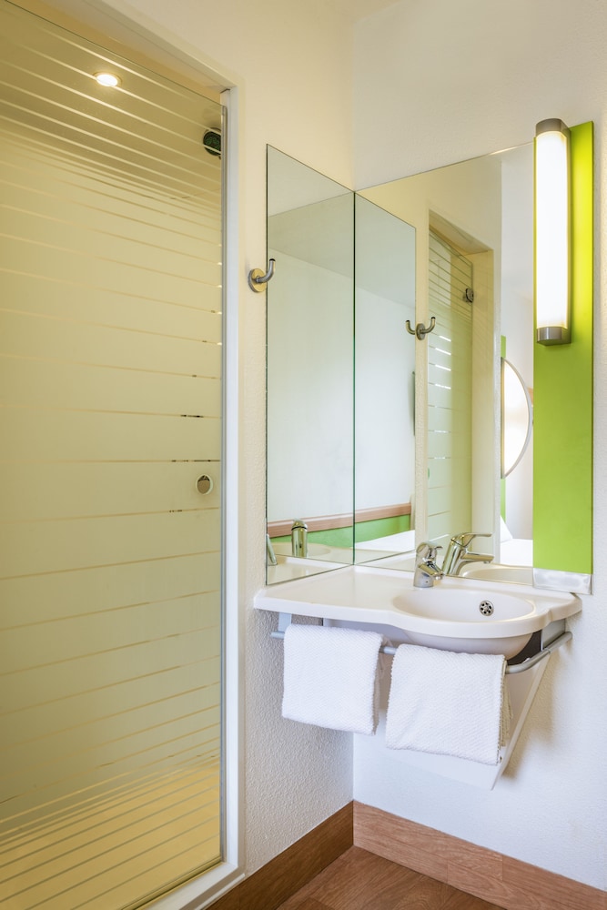 Ibis Budget Edinburgh Park 24/66