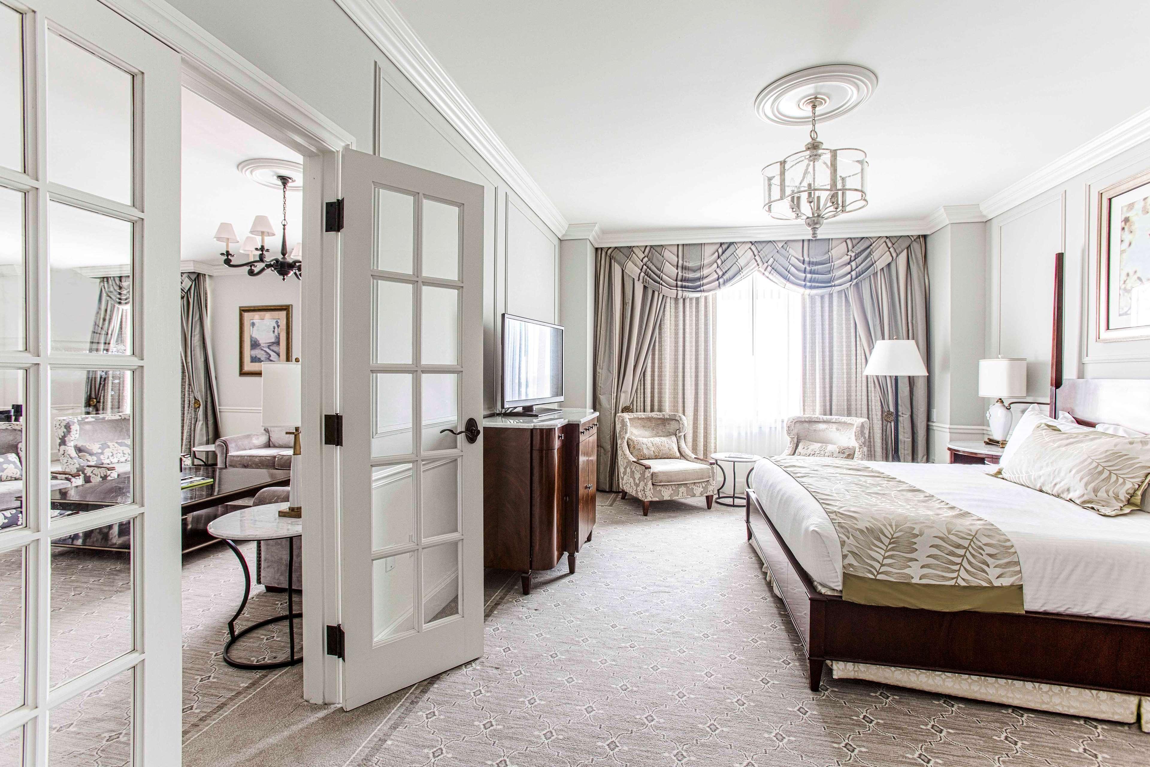 LUXURY, SUITE