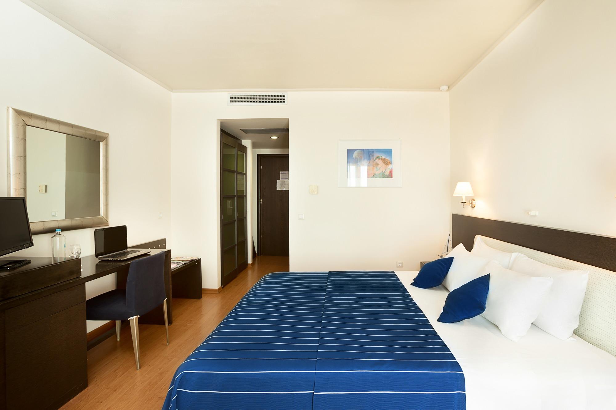 Standard, Double Bed, Mountain View