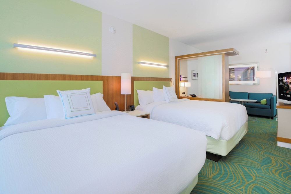 Suite, 2 Queen Beds, Sofa