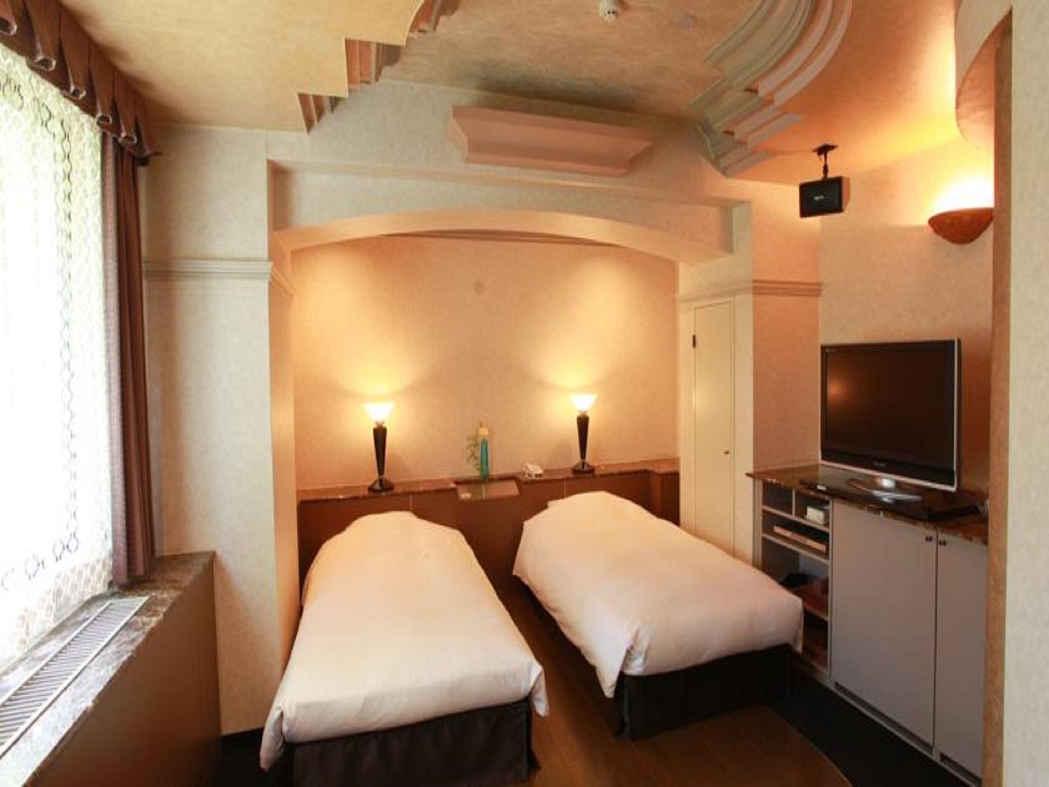 Semi Room, Deluxe, 2 Semi Double Beds، HOTEL SASARINDOU 2/3