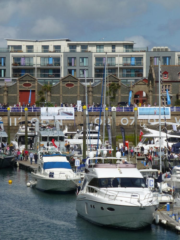 Liberty Wharf Apartments 26/26