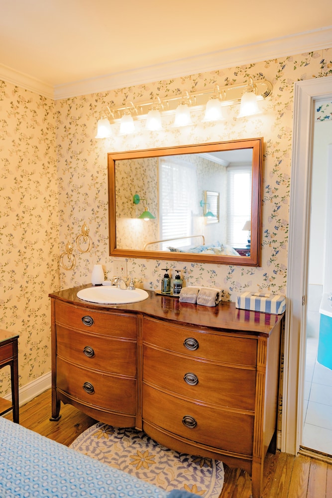 Montgomery Inn BnB 7/50