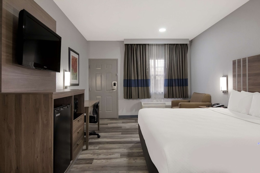ROOM, KING BED, ACCESSIBLE