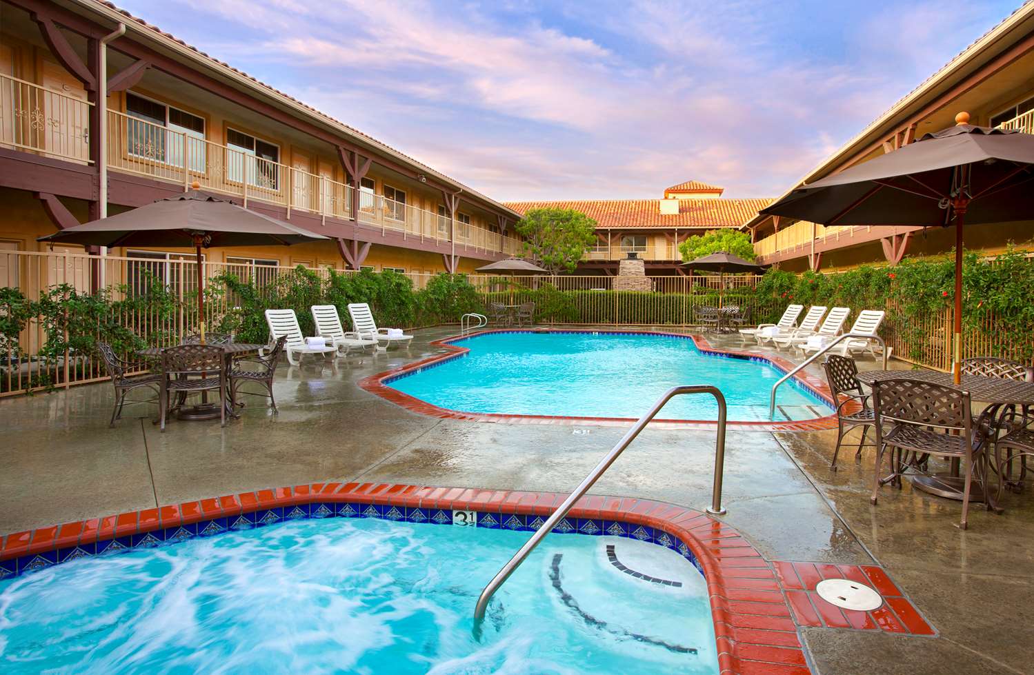 Best Western Corona Hotel and Suites 15/33
