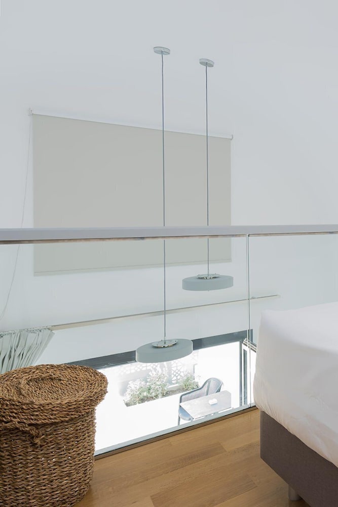 Karat Suites 47/50
