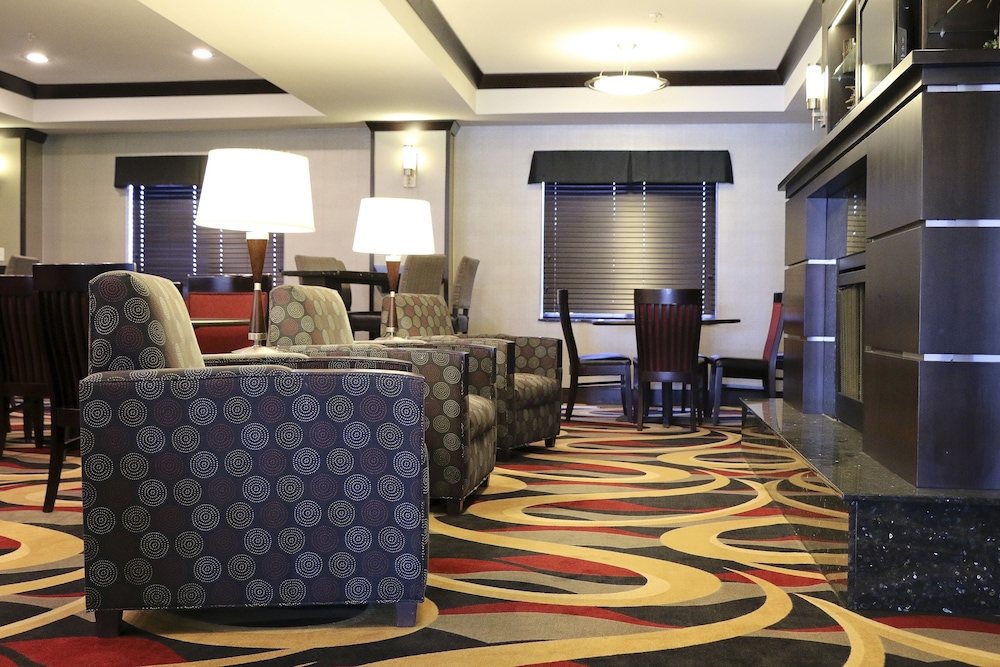 Holiday Inn Express Hotel Suites Grand Junction 48/96