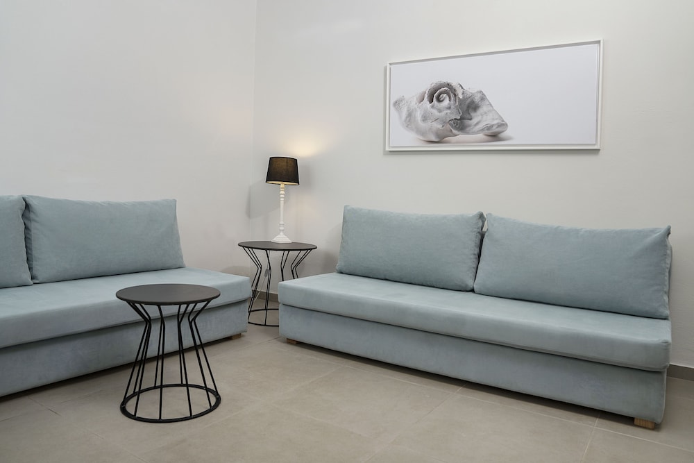 Maritimo Beach Hotel 45/65