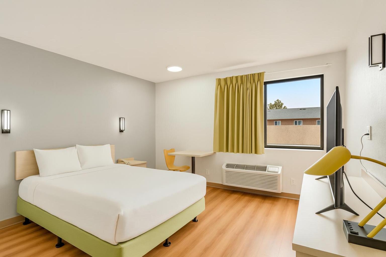 1 Full Bed - Non-Smoking