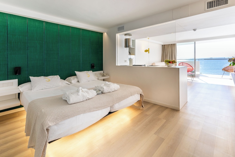EXECUTIVE, SUITE, SEA VIEW, TERRACE