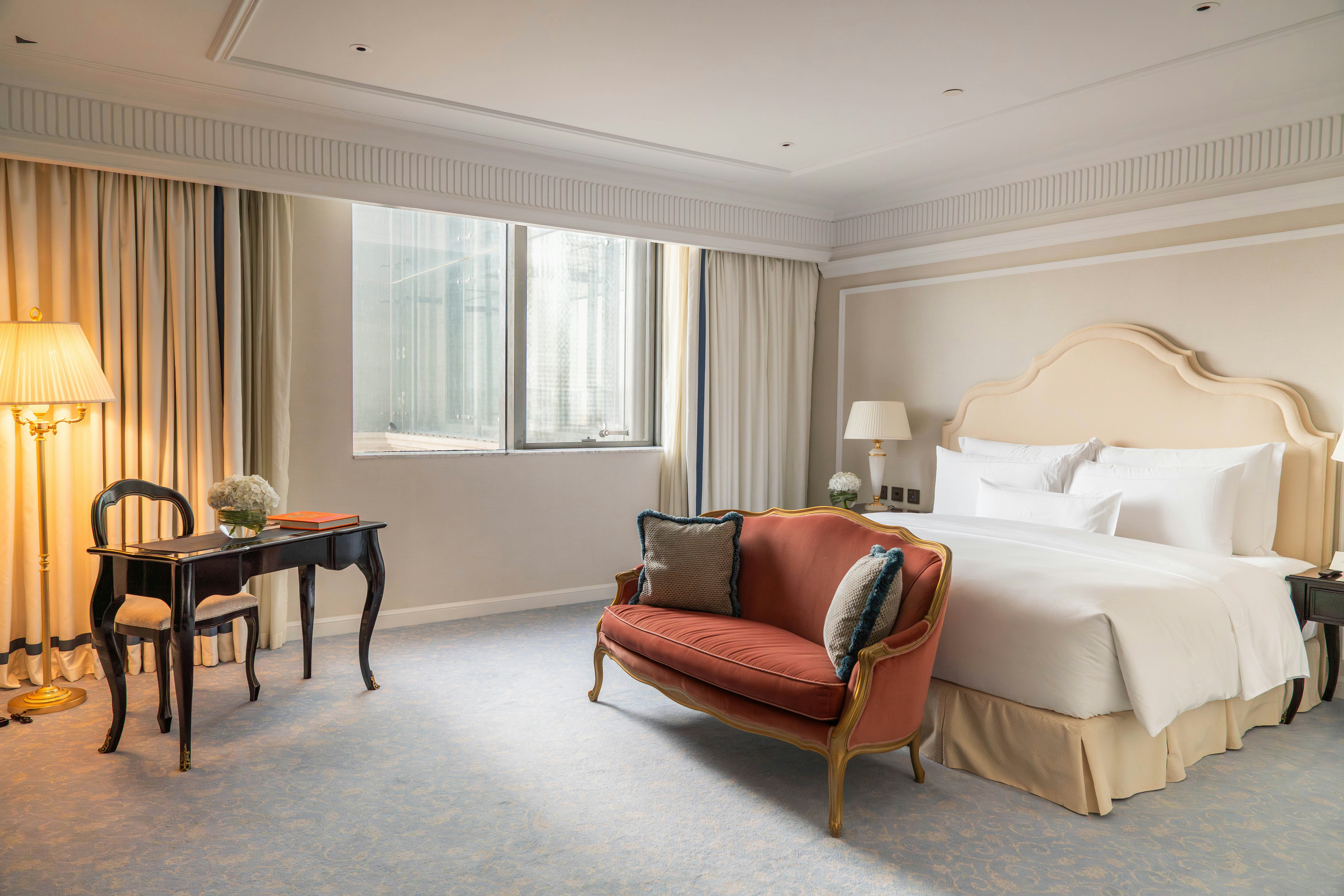GRAND, DELUXE, KING BED