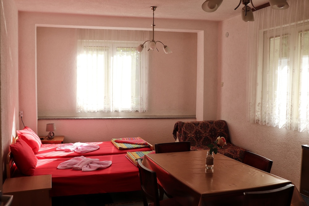 Bogdanovski Studios & Guest Rooms 30/47