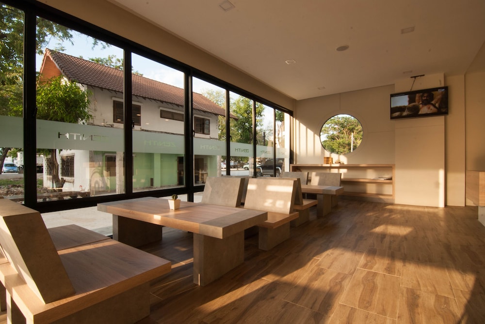 Zenith Residence Hotel 43/45