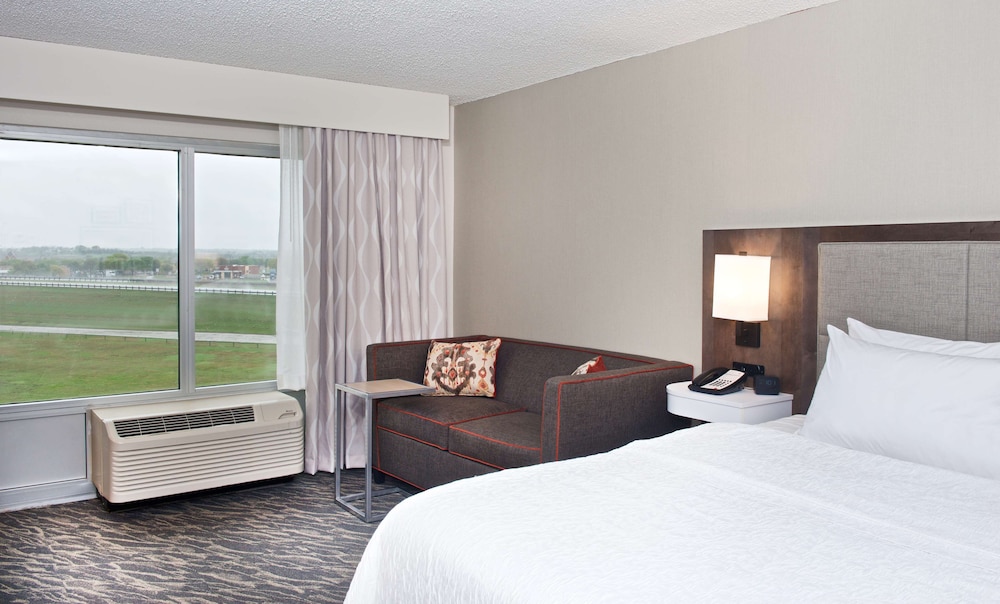 Hampton Inn and Suites Ft. Worth Alliance Airport 16/53