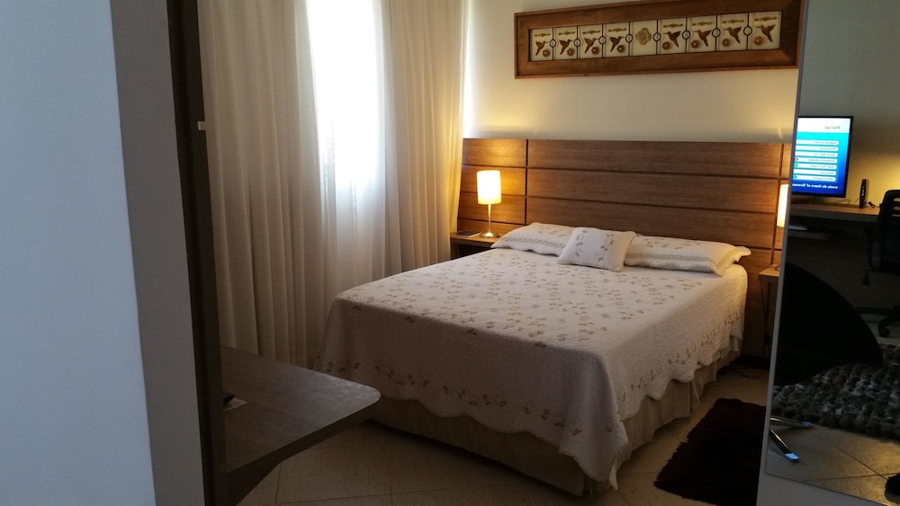Mondrian Suite Hotel 28/82