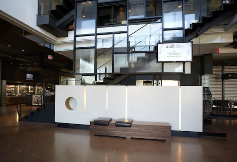 Alt Hotel Toronto Airport 15/40