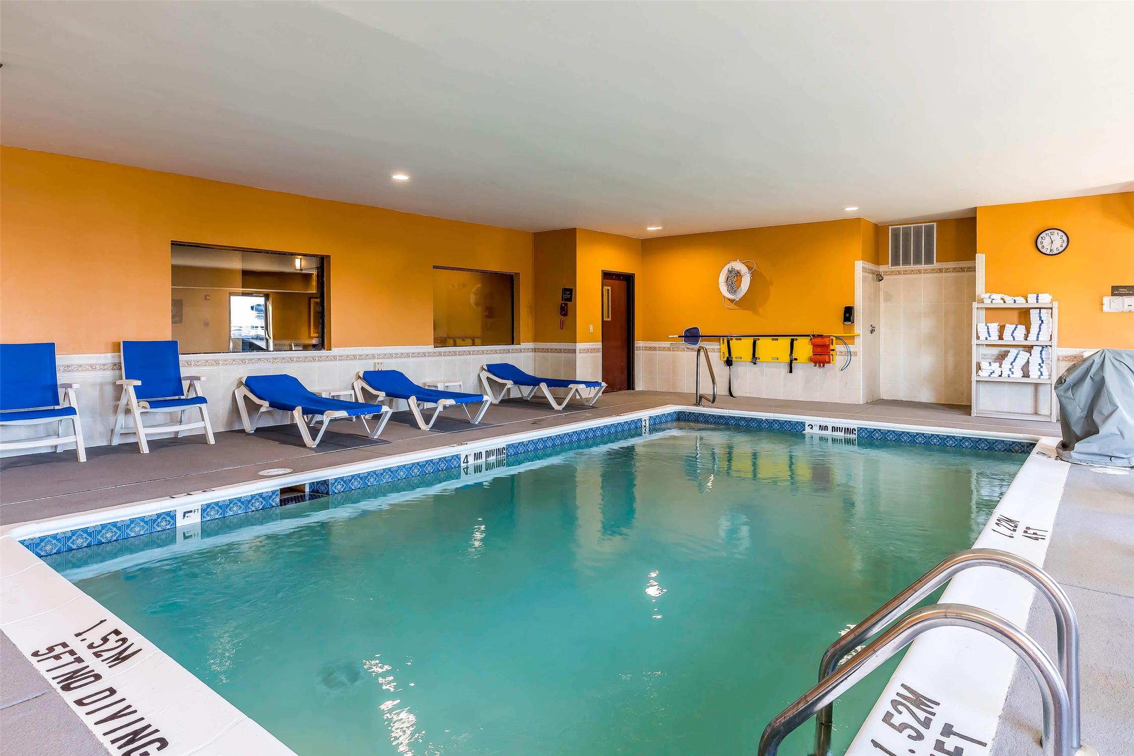 Comfort Suites Fort Wayne North 2/14