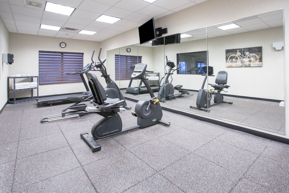 Holiday Inn Express Hotel And Suites Glendive 36/60