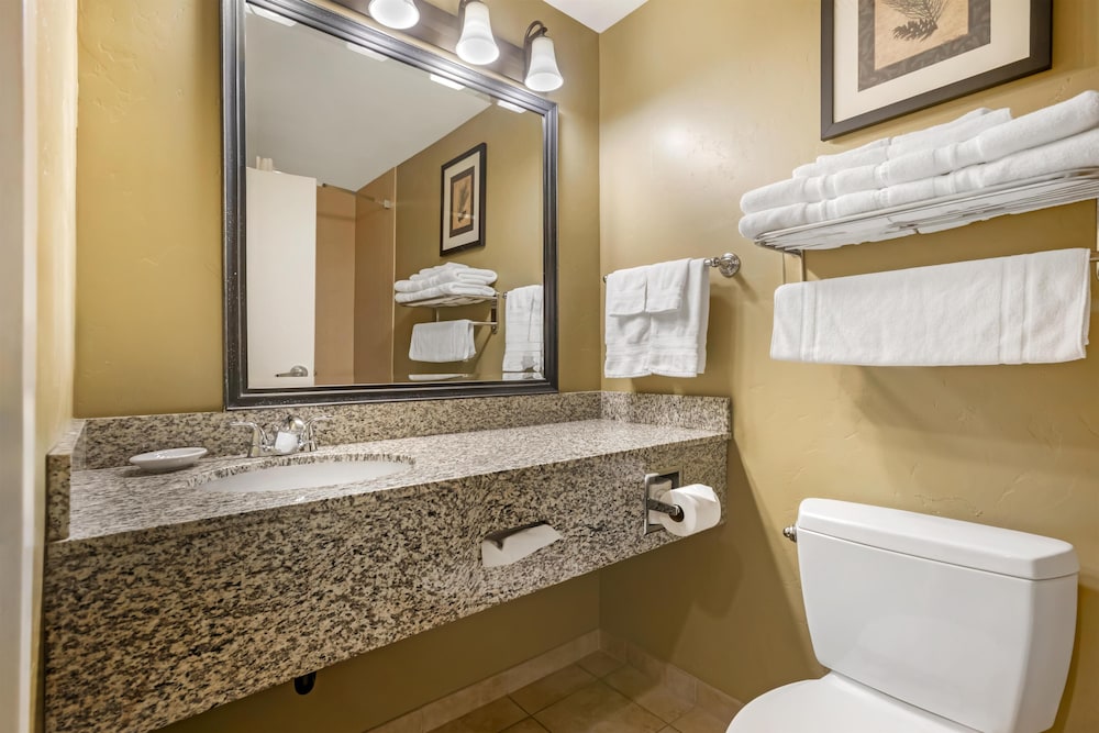 غرفة قياسية بسريرين كوين، Best Western Plus Canyon Pines 8/8