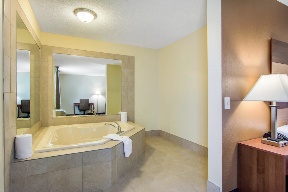 Quality Inn Loganville US Highway 78 23/31