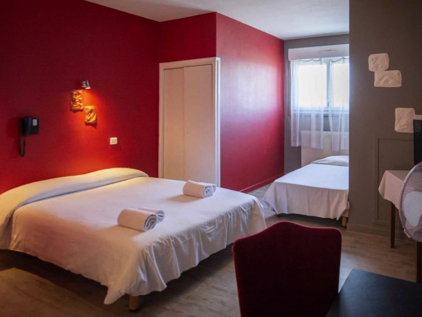 LE RELAIS DE LA ROUTE BLEUE 8/21