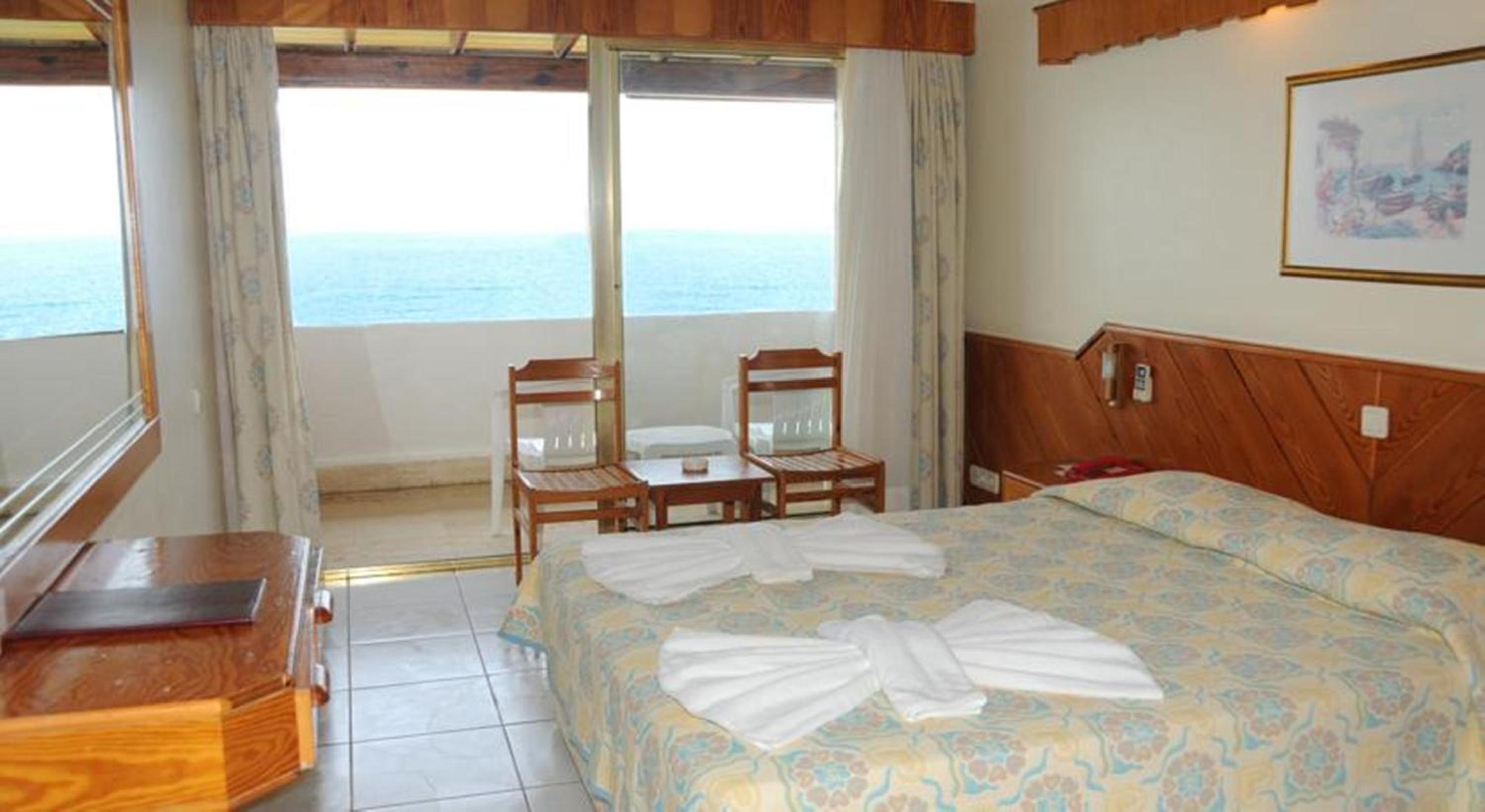 A BLOCK STANDARD ROOM SEA VIEW