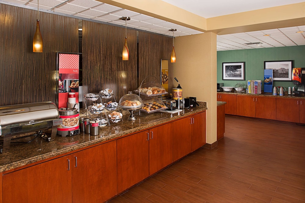 Hampton Inn Naples - Central 25/41