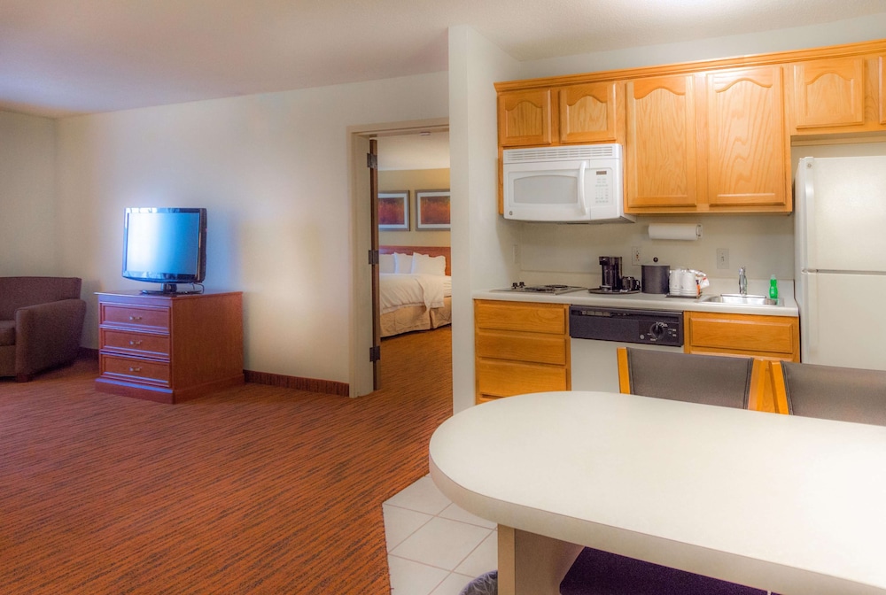 Hampton Inn & Suites St. Louis/Chesterfield 53/81