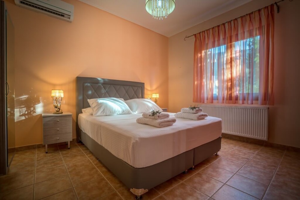 Villa Clairy 2/25