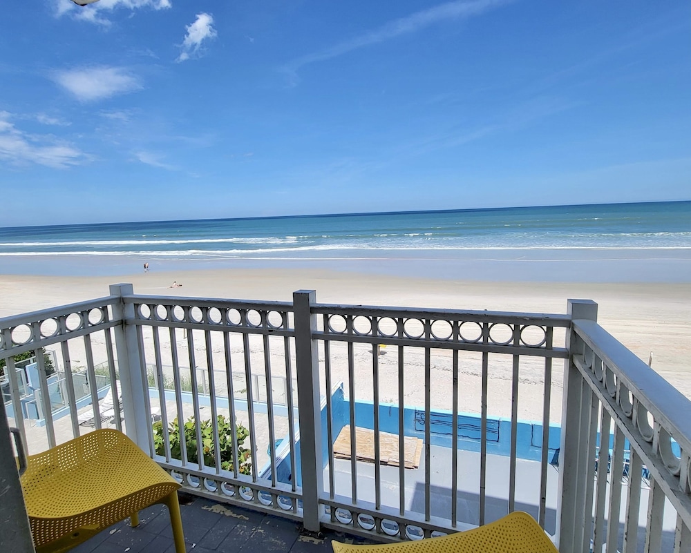 Chateau Mar Beach Resort 39/47