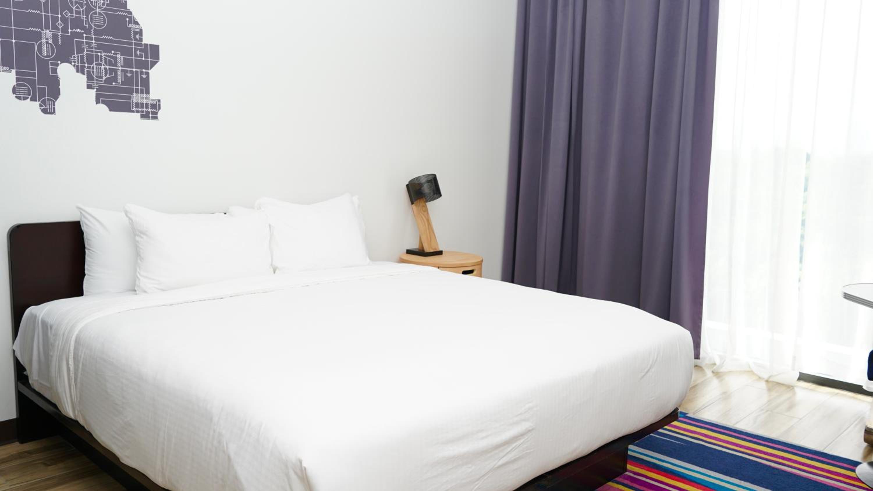 Aloft, King Bed