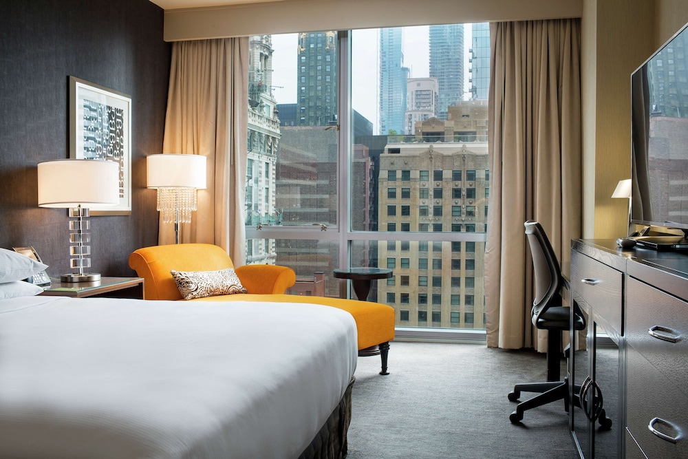 theWit Chicago, a Hilton Hotel 18/67