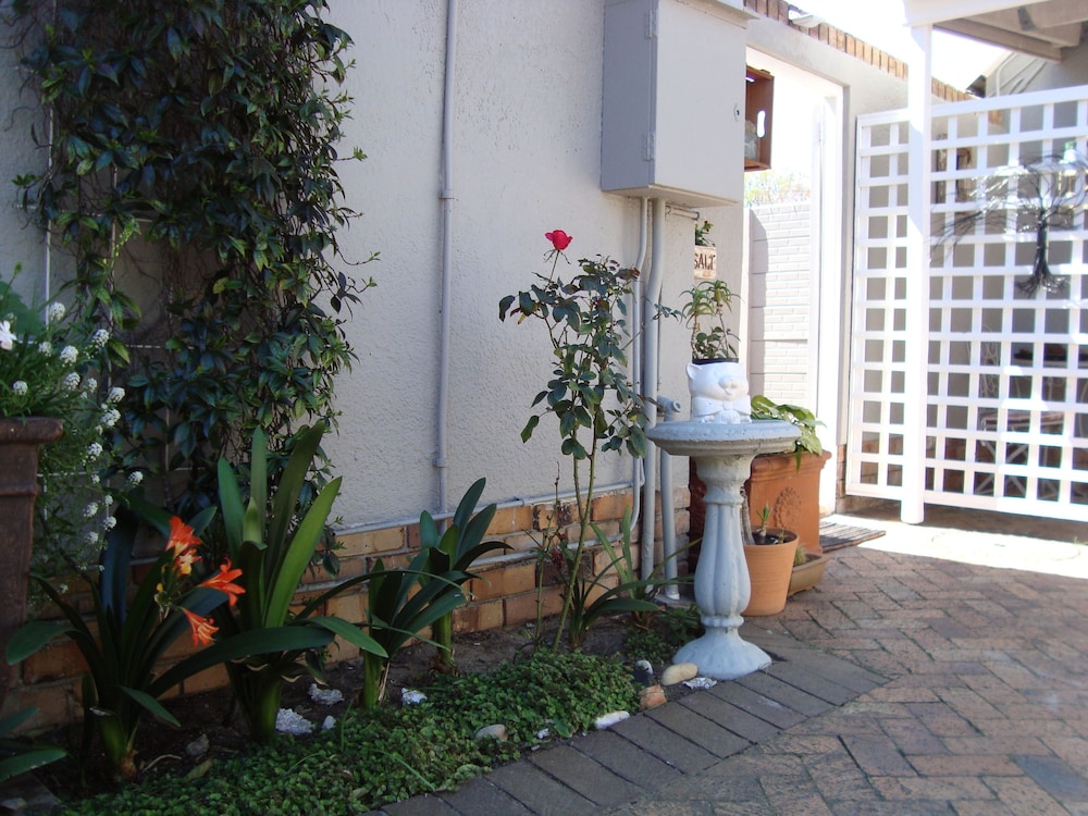 Brookdale House 2/32