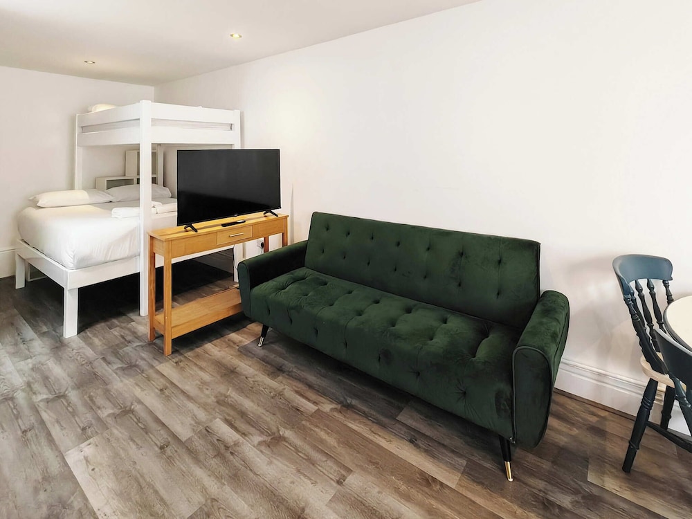 Reef Island Lodge 42/50
