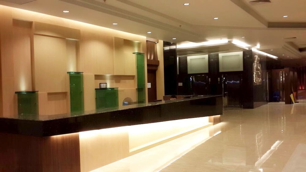 Alvarez Hotel 13/65