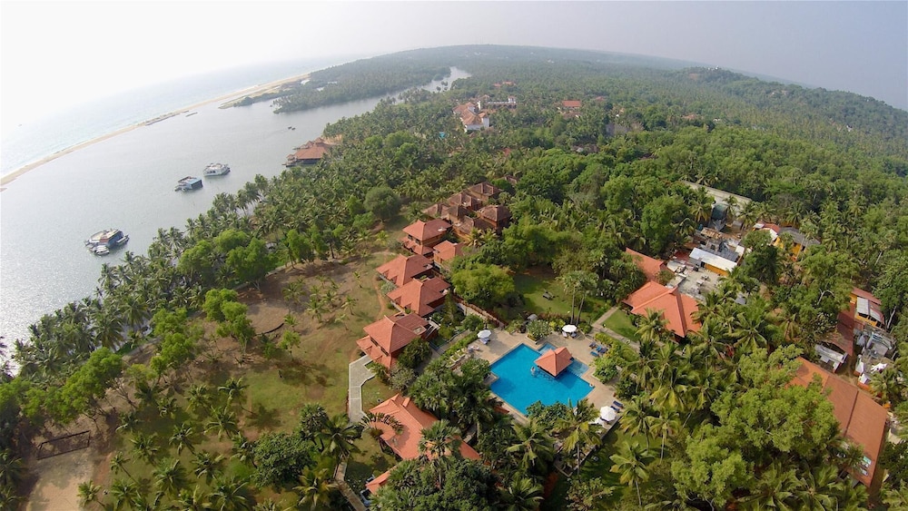 Poovar Island Resort 34/46