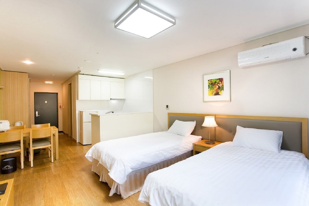Mayhills Resort 13/50