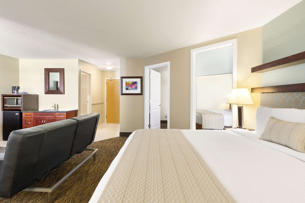Days Inn Vermilion 11/33
